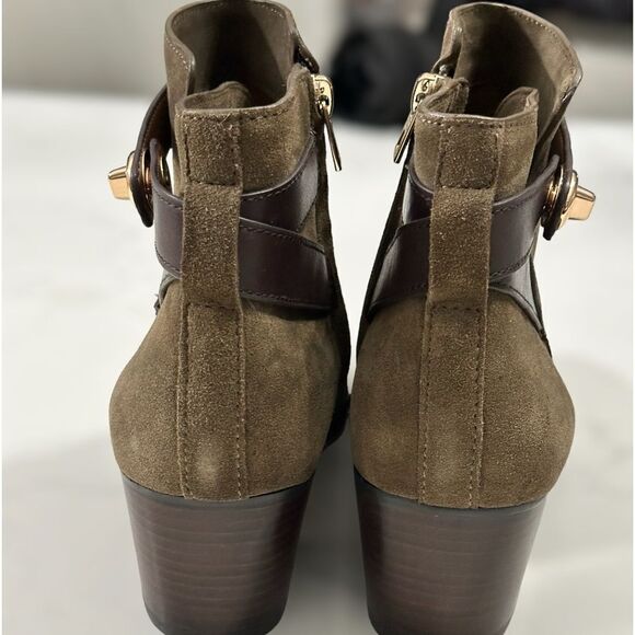 COACH Women’s Patricia Suede Leather Ankle Booties in the Size 9M - Picture 13 of 16